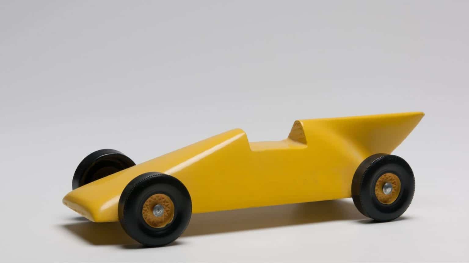 how-to-paint-a-pinewood-derby-car